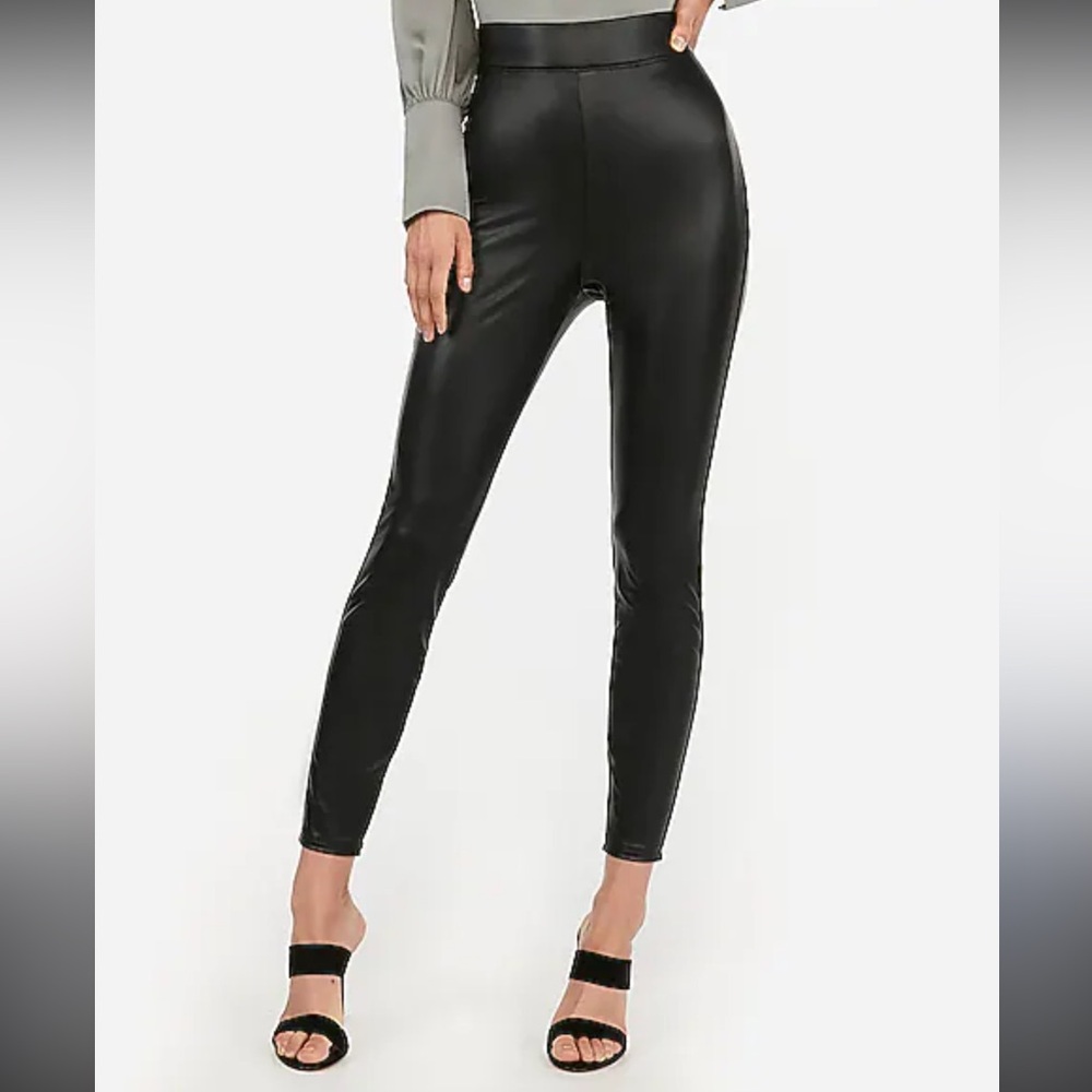 Express Black Faux Leather High Rise Leggings Pull on Sz‎ M